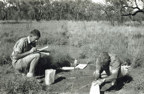 Soil sampling north of Ronlow Park Queensland, during the Nogoa–Belyando Survey, 1964