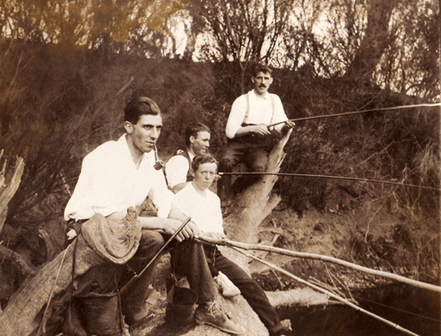 Fisherman on the Goulburn River last century sitting on a fallen tree. For much of last century, millions of trees, branches and logs – or ‘snags’ – were removed from waterways, depriving native fish of habitat. In 2003, the MDBA initiated a project to ‘resnag’ a stretch of the Murray to assist native fish recovery.