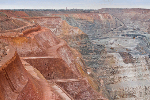 Gold mining ‘superpit’ at Kalgoorlie, WA: Mining yields 1– 5 grams of gold for every tonne of ore. From one tonne of discarded mobile phones and computer circuit boards, you can extract 350 grams and 250 grams, respectively.